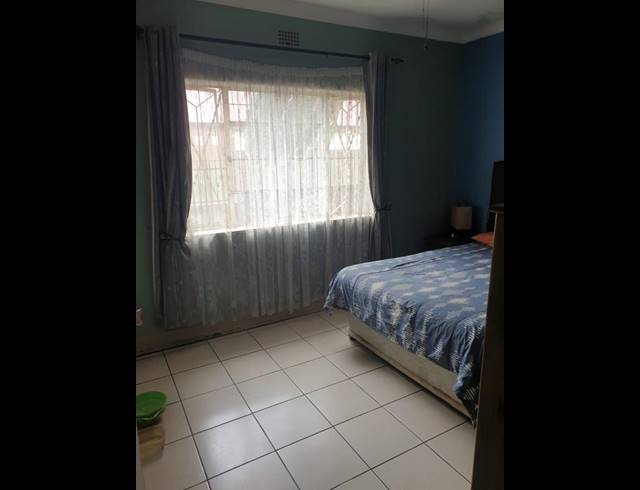 2 BEDROOM HOUSE FOR SALE IN SOUTH HILLS